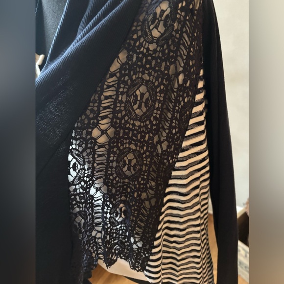 ANTHROPOLOGIE HAZEL CARDIGAN Lace Waterfall Front Long Sleeved Blue Striped sz L - Picture 3 of 5